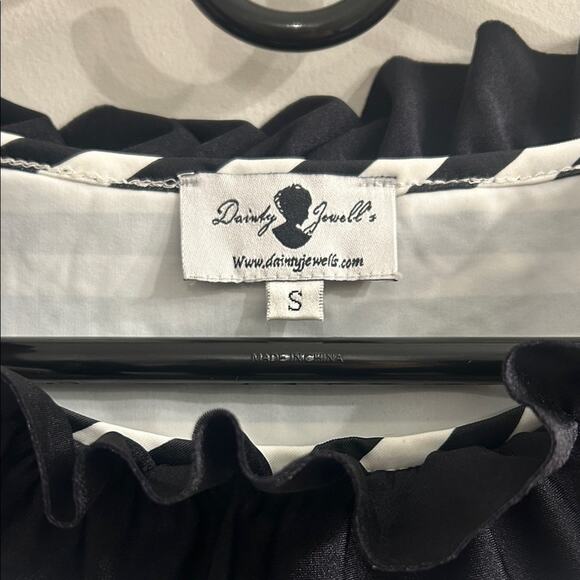 Dainty Jewells Women’s Black White Striped Modest Ruffle Swim Top Size Small - Picture 2 of 8